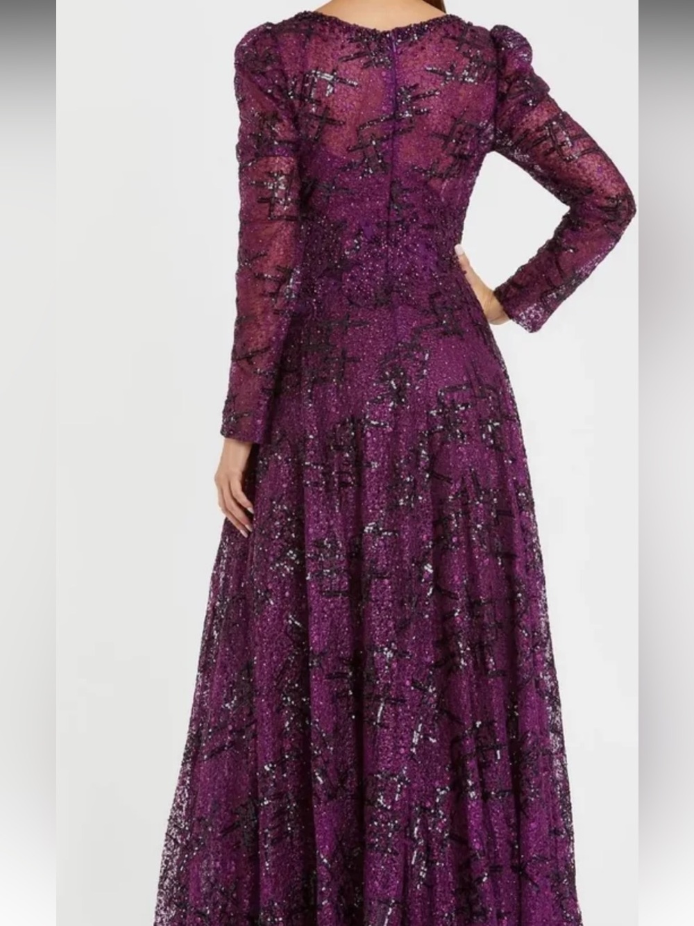 💜#80 BNWT MAC DUGGAL
Dark Purple Embellished V Neck Long Sleeve A Line Gown